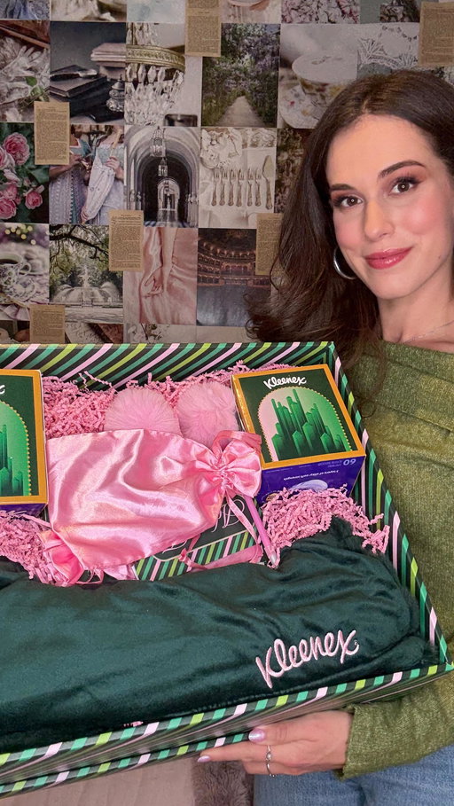 #ad A giveaway for our favorite witches of Oz!🩷💚 @kleenex #kleenexpartner #kleenexbestwitchesgiveaway 

To enter for a chance to win:
-Comment on this post tagging your best friend you’d bring to the theatre and include #kleenexbestwitchesgiveaway 
-Follow @kleenex 

NO PURCHASE OR PAYMENT OF ANY KIND IS NECESSARY TO ENTER OR WIN. The Kleenex Best Witches Giveaway is open only to legal residents of the 50 U.S. & DC, who are 18 years of age or older at time of entry. Void where prohibited. Promotion starts 11/19/25 and ends 12/3/25. Subject to complete Official Rules https://bit.ly/KleenexBestWitchesGiveaway. Sponsor: Kimberly-Clark Cooperation, Neenah, WI.