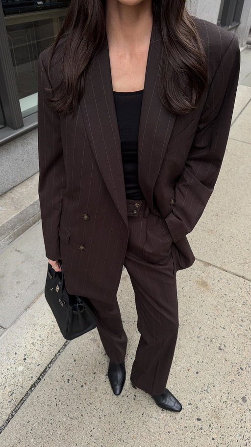 my suit, my rules 🤎 redefining the suit through every detail with @indochino — you can fully customize each piece, ordering them separately or together to make a special look just for you. 

Save up to 40% off this Black Friday with my code BF25-Danielle 🫶🏼

#INDOCHINO #BlackFriday #MadeForYourMoment Ad