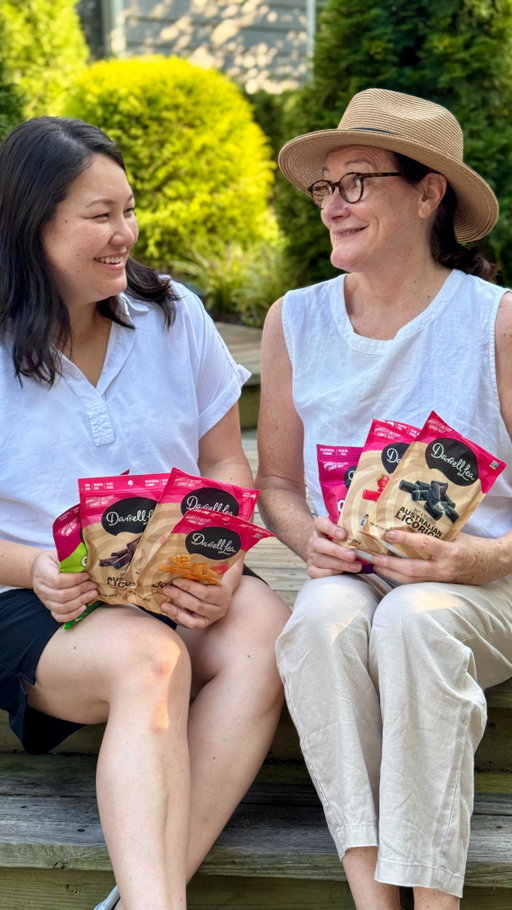 I’m excited to collaborate with @darrellleausa to give my Mum a taste of her childhood with authentic Soft Australian Licorice. My Mum is from a small town called Young in New South Wales, Australia, and I’m also a dual citizen! 🇦🇺

Darrell Lea offers a wide range of flavors, from classic black and Strawberry Licorice to unique flavors like Mango, Cinnamon and Pink Lemonade.

I appreciate that their sweets are made in small batches and are free from palm oil, high fructose corn syrup, and artificial flavors. It’s amazing how easy it is to get Australian goods in the US now.

Try them out and let me know your favorite flavor! 

#ad #dlmakesitbetter #darrellleausa #palmoilfree