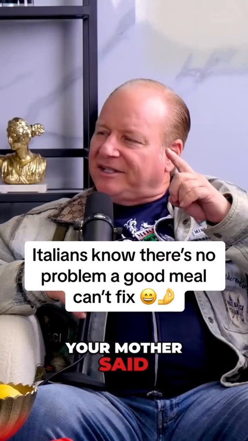 Italians know there's no problem a good meal can't fix 😄🇮🇹 @mikecarioscia @mikemarinolive @lu_sicilianu_raggiatu