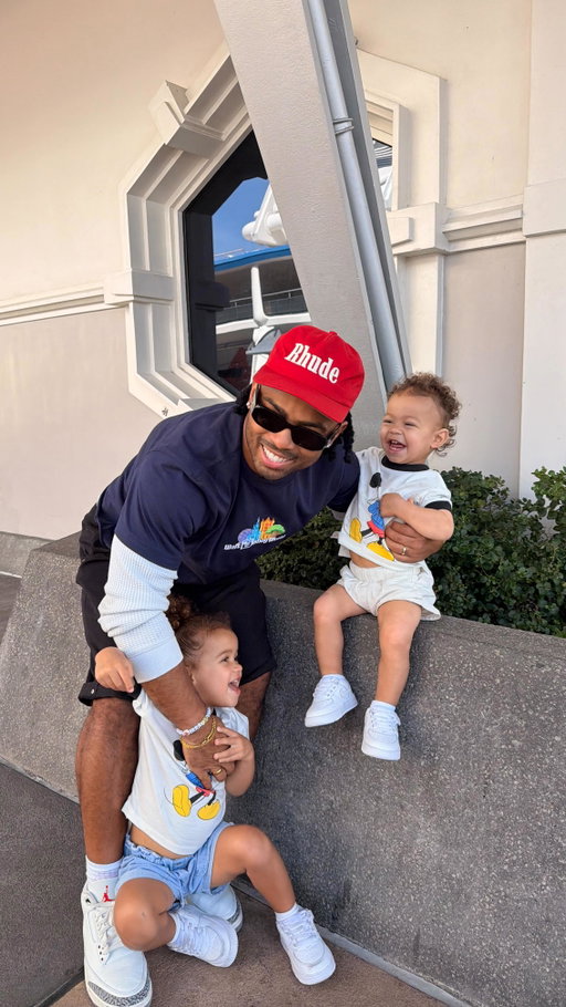 #AD Being a dad means protecting what matters most, my family’s health. 

That’s why I’m partnering with @healthcaregov during Open Enrollment. They make it easy for families to find quality health plans that fit your needs and budget. 

All health plans cover doctor visits, prescriptions, emergency care, and more. 4 out of 5 customers can find a plan for $21 or less per month with financial help. Don’t wait, the final deadline to enroll is January 15th! #HealthCareGov