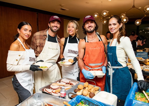 There’s nothing more powerful than a community that shows up and last night in LA proved that. Caraway and Serving in Heels teamed up with @alix_earle and an amazing group of volunteers to cook, prep and package 3,000 Thanksgiving meals for families across the city.

Our teams rolled up their sleeves and put heart into boxing up meals that will reach those who need a little extra support this holiday season.

A reminder that showing up for others matters and giving back can be just as fun as it is powerful. ❤️ #ServeWithCaraway

Special thanks to:
🤍 @taocares 
📸 stevelucero.la / BFA.com
💻 @itallclicked / BFA.com