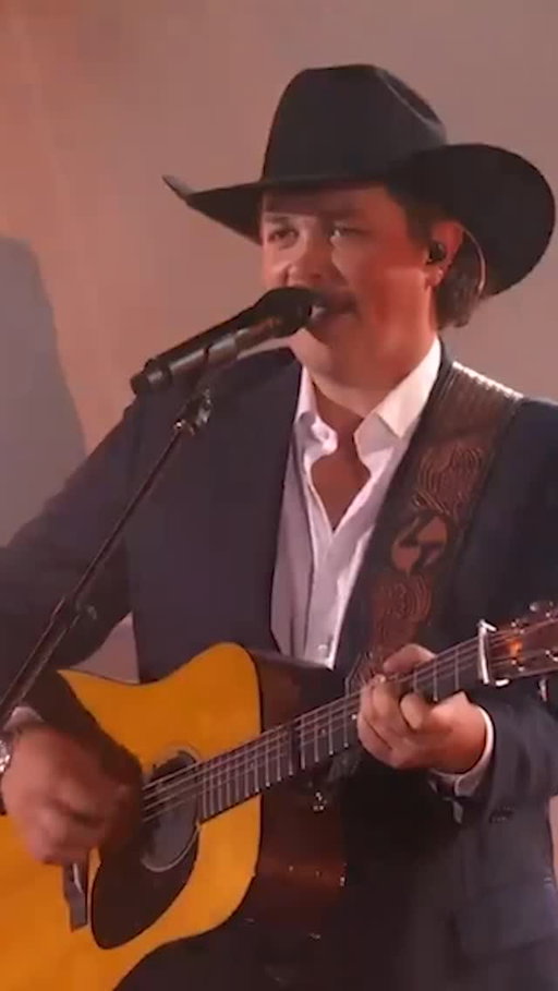 Congratulations to @zachtop for winning New Artist of the Year at the CMA Awards last night! 

#musicmarketing #nashville #cmaawards #zachtop #countrymusic