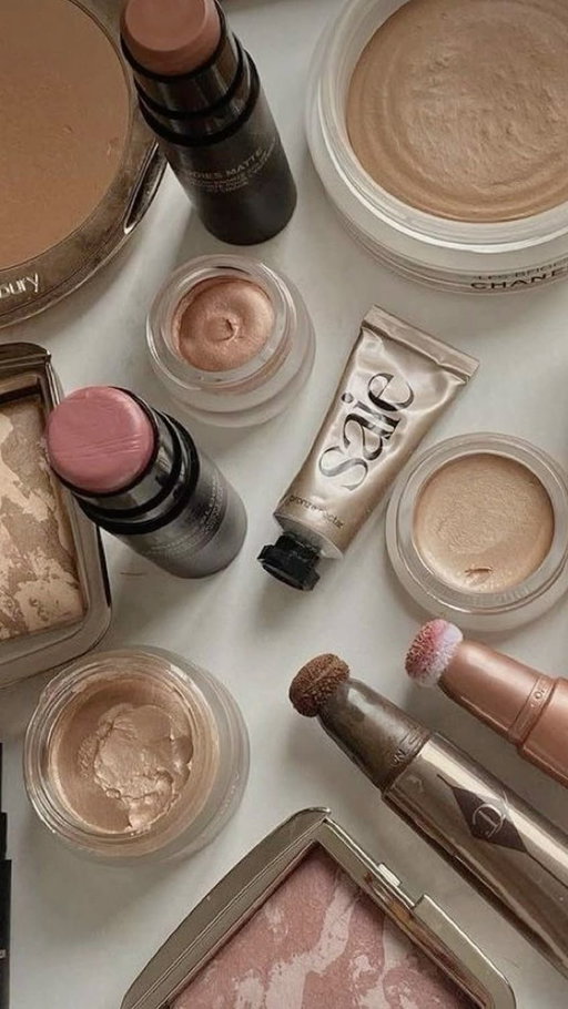 whats better getting ready or going out? ✨
.
.
.
#reel #explore #relatable #beauty #makeup #makeuptutorial #girly #girlhood #nightout #GNO