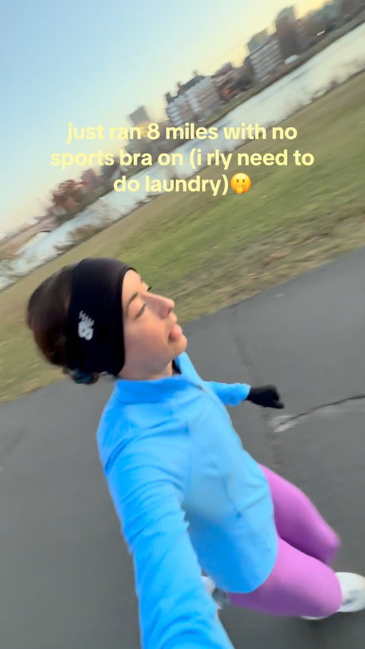 no cuz why do sports bras lowkey make me genuinely feel like i can’t breath???? they’re so tight?? but if i size up, they chaff me?!😂
.
.
.
#run #runner #runtok #runningtok #runnerthings