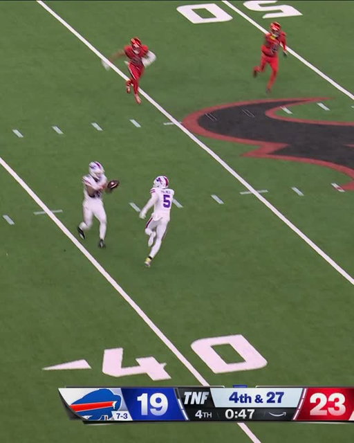 BILLS CONVERT ON 4TH AND 27 ON THE HOOK AND LADDER 😱