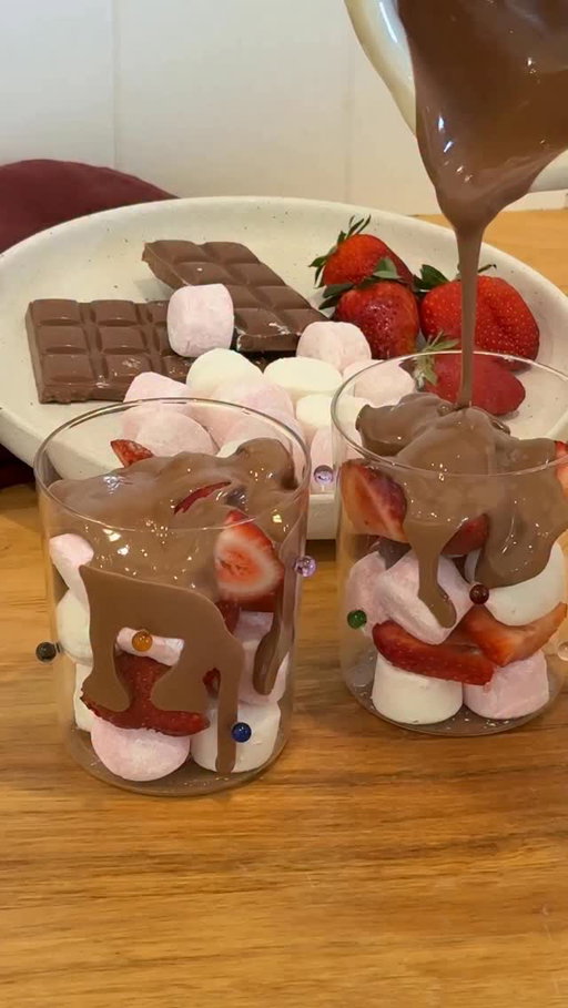 Festive desserts but make them cute 🍓🍫

Whip up these super-easy Strawberry Rocky Road Cups - layers of marshmallows, fresh strawberries, and melted chocolate served in the prettiest glass cups.

Save this for your next girls’ movie nights, Christmas party, or when you just want something sweet and aesthetic ✨

#FestiveDesserts #RockyRoad #GirlsNightIn