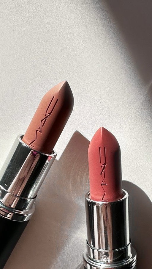 reklam| 35% kedvezmény 🖤 
Én egy csodás sminket kaptam, nektek pedig egy 35%-os kódot hoztam. 
December 1-ig tudjátok használni a szaküzletekben és a www.maccosmetics.hu oldalon is legalább 2 termék vásárlása esetén: VSAVIKI35 
 
Az ajánlat nem vonatkozik az elmúlt 6 hónap újdonságaira (Lipglass Air, MACStack Elevated Denim Stack, Skinfinish Lightstruck Liquid Highlighter, Studio Radiance High-Coverage Serum Foundation új árnyalatai, MACXimal Silky Matte rúzs új árnyalatai, Dazzleshadow Liquid Glitter, Eyeshadow Glitter & Metallic & Multichrome), a minikre, a Viva Glam termékekre és a limitált kollekciókra (Nocturnal, Holiday collection, Advent Calendar). @maccosmetics