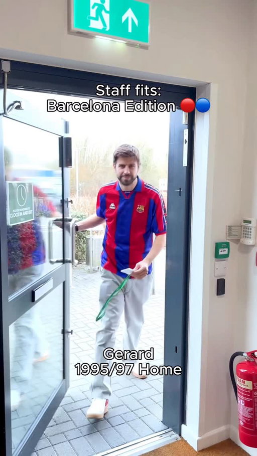 𝑭𝑹𝑰𝑫𝑨𝒀 𝑭𝑰𝑻𝑺: Barcelona Edition 😍

The club’s long awaited return to the Nou Camp is finally here so it’s only right our staff turned up to work in some Barcelona heat.

Who had the best fit? 👀