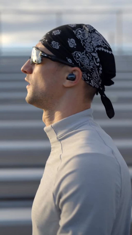 Small but mighty. The new @bowerswilkins Pi8s keep up in sound, design, and fit. Whether you’re on the track or running 26.2 ✨#BowersWilkinsPartner