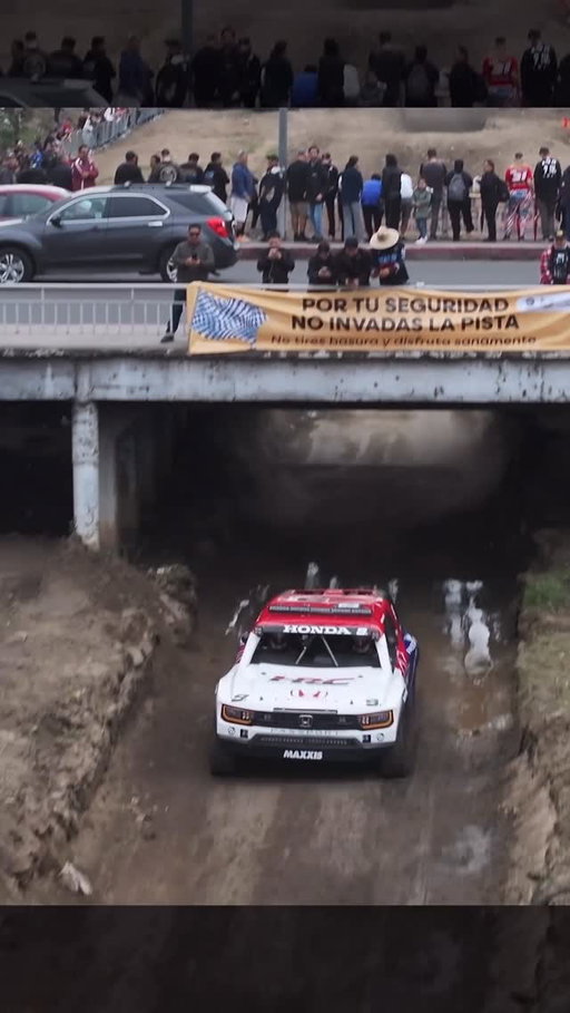 The legendary Ensenada Wash🔥 #Baja1000 @hondaoffroadracing @ethanebert_9 @proctor_race @scoreinternational #HondaOffRoadRacing #YouTUBA