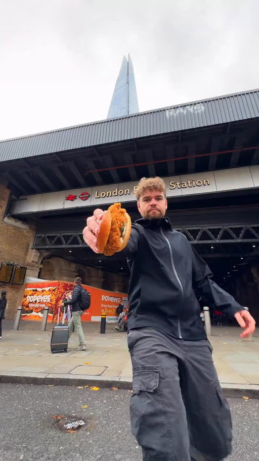 @popeyesuk is dropping something HUGE.

To celebrate their 100th UK restaurant, they’re giving away 100 FREE Chicken Sandwiches from 10am at every Popeyes across the country on 25th November. Unreal scenes. But London Bridge - restaurant #100 - is the one to watch.

Queue opens at 9am with:
Free Chicken Sandwiches for LIFE* for the first 3 in the queue when doors open at 11am.
Free Chicken Sandwiches for the first 100
Free merch for the first 50
Live brass band
Bring your mates and bring an appetite - I’ll see you there.
T&Cs apply. Free Chicken Sandwiches for life = 1 a month for 50 years!