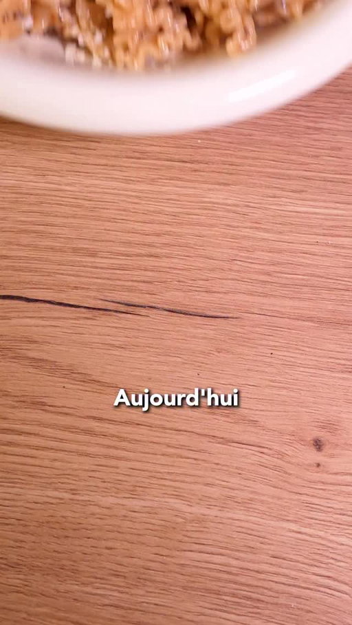 🧂 Les pâtes de la flemme V4 ! Abonne-toi pour toujours plus de recettes rapides et gourmandes. 

Quand t’as pas le temps ou pas envie de faire la cuisine, c’est le moment de sortir les pâtes. Dans cette V4 des pâtes de la flemme c’est juste quelques ingrédients et le temps de cuisson qu’il te faut. Résultat : un plat super gourmand en 10 minutes ! 

Ingrédients pour 2 personnes : 
• 2 cuil. à soupe de poivre noir en grains
• 100 g de parmesan ou de pecorino (on se sait)
• 200 g de mafaldine ou de pasta de ton choix
• 2 L d’eau + 20 g de gros sel pour les pasta

Tu voudrais quoi dans tes pâtes de la flemme ? 

#gastronogeek #yummy #cooking #pastalove