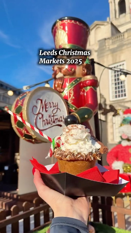 Leeds Christmas Market is officially OPEN ❄️🎁

Hot Chocolate in Gingerbread Mugs, Crumbles lathered in custard, Poutine ready to warm you up on these chilly days and so much more!! 

Which stall is first on your list? 😍

#leedsbucketlist #leedschristmasmarket #leedsfoodie #christmasmarket