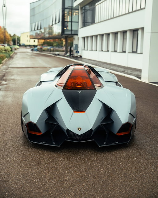 Lamborghini Egoista: a design that instantly steals the spotlight.

#Lamborghini