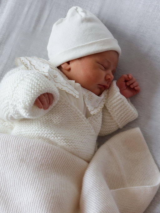 Notre petite fille est là 🥺🤍 
Adèle - 19.11.2025 
Si comblés, on profite à fond de ces moments magiques..