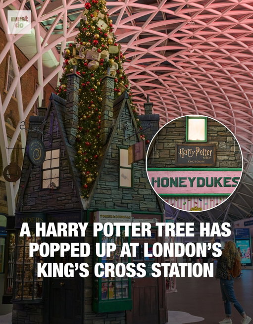 It’s a very Hogwarts Christmas at King’s Cross.

Warner Bros & Harry Potter just dropped a 31-foot Harry Potter Christmas tree covered in Gryffindor-coloured baubles, an owl topper and tiny Diagon Alley shopfronts at the base.

It’s on display through January 5, with Honeydukes treats for anyone feeling nostalgic.

Media via @harrypottershop

#mustdolondon #londonharrypotter #kingscrosslondon