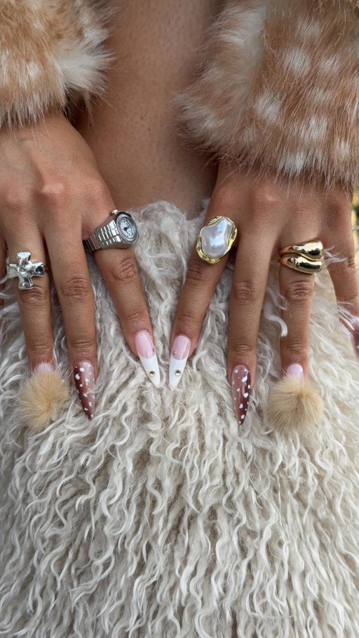can you guess how we’re gonna put fur on my nails? 👀 these match my new @stevemadden boots PERFECTLY 🤩 @nailsxanalysse #nails #nailinspo #fur #boots #stevemadden #ad