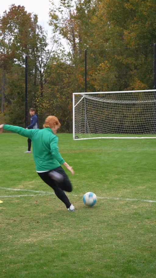 Fall footy 🍂⚽️
•
•
•
#football #soccer #ncaa #soccerdrills #satisfying