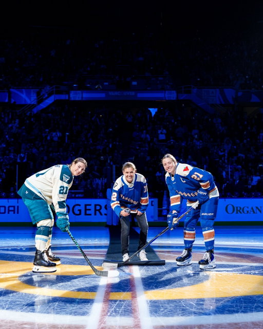 Canadian Legend @c_sinc12 on site to drop the puck on our inaugural season ⚽️🤩