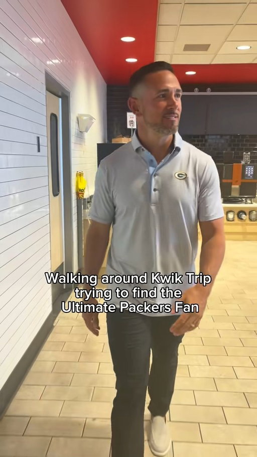 Enter in the Kwik Rewards app. 👀
