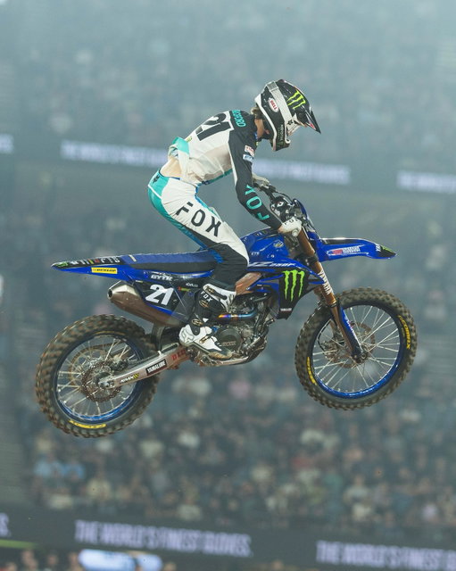 P3 on the @ausxopensupercross podium sees @ryderkingsford21 🥉 lead the SX2 championship into Adelaide on his @monsterenergy_yamalubeyamaha YZ250F next weekend. 🙌 It was a tough start to the round when previous red plate holder @luxturner43 went out with a wrist injury following opening practice – heal up, Lux! 🥹 #yamahamotoraus #revsyourheart #BLUCRU