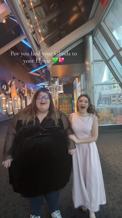 She clapped so loud I didn’t notice who was silent @josettehalpert 💚💖 #wickedforgood