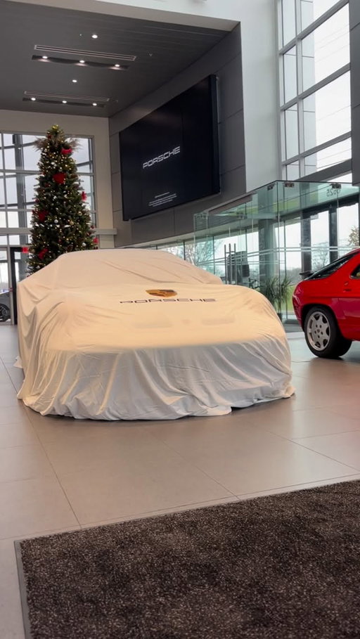Looking for the perfect excuse to bring home a new GT3? Christmas is right around the corner. 🏎🎄

#porsche #gt3 #christmas #viral #dream #delivery #pca #exoticcars #gift #manual #porschemechanicsburg #germany #porschefans #911 #alliwant #porscheperformance #tree #daydream #underthetree #christmasdelivery #dreamgift #porschelifestyle #carreels #carvideo