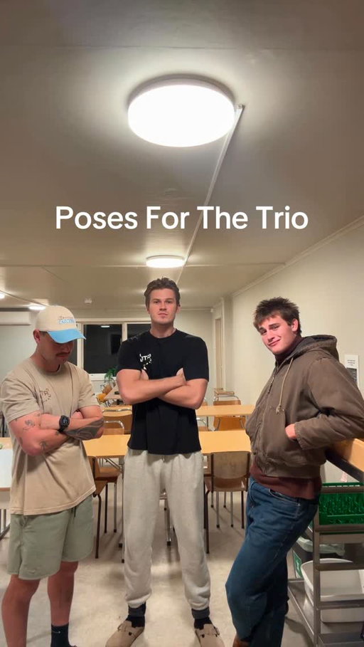 Say cheese 📸
-
#trios #pose #photos #reels