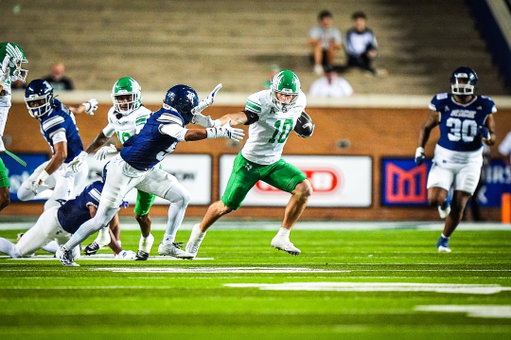 @wyattyoung_ swerving his way to the endzone!

#GMG🦅
