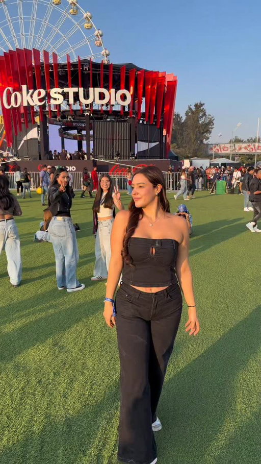 ¿Cuál artista quieres ver tú? 
#CocaColaFlowFest25 #SubeElVolumen #Publicidad @cocacolamx 

COCA-COLA es una marca registrada de The Coca-Cola Company. D.R. ©️ The Coca-Cola Company. 2025.
