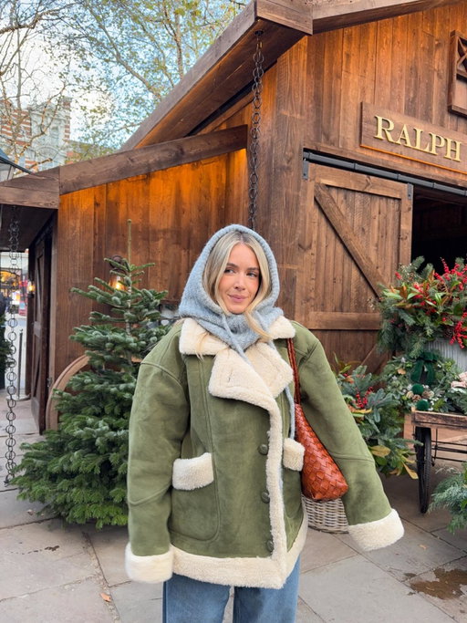 cosy season is officially here❄️🪵🥰🎄🫶🏼🍫