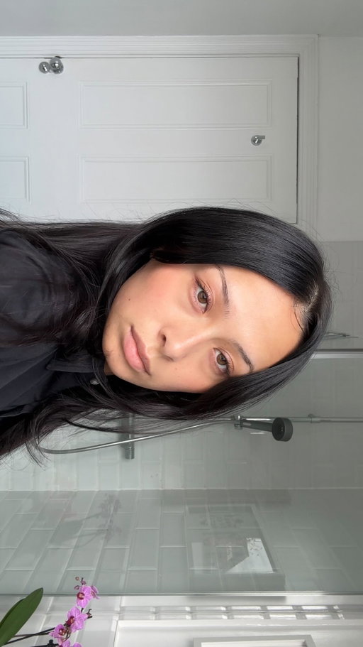 Winter Makeup Routine

Keeping it pretty natural but with a few warmer tones 🌟

Contains *gifted items.
•
•
•
•
•
•
•
#naturalmakeup #wintermakeup #makeup #refy #iliabeauty #makeuproutine