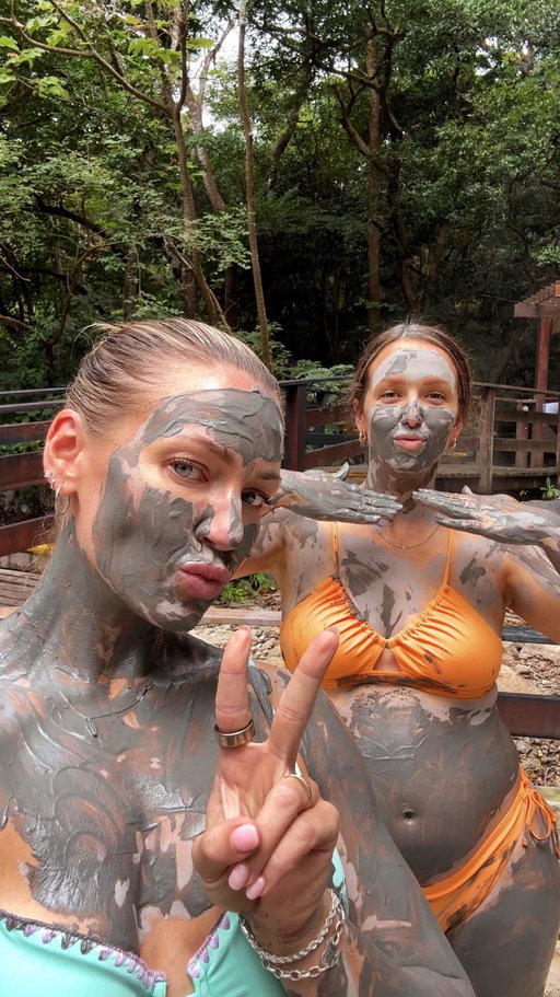 sending you a postcard from pura vida land 🇨🇷📬💌
thermal mud baths ✔️
monkeys ✔️
waterfalls ✔️

📍@borinquen_thermal_resort

#PuraVidaThrills #EssentialCostaRica #EnergiaPuraVida