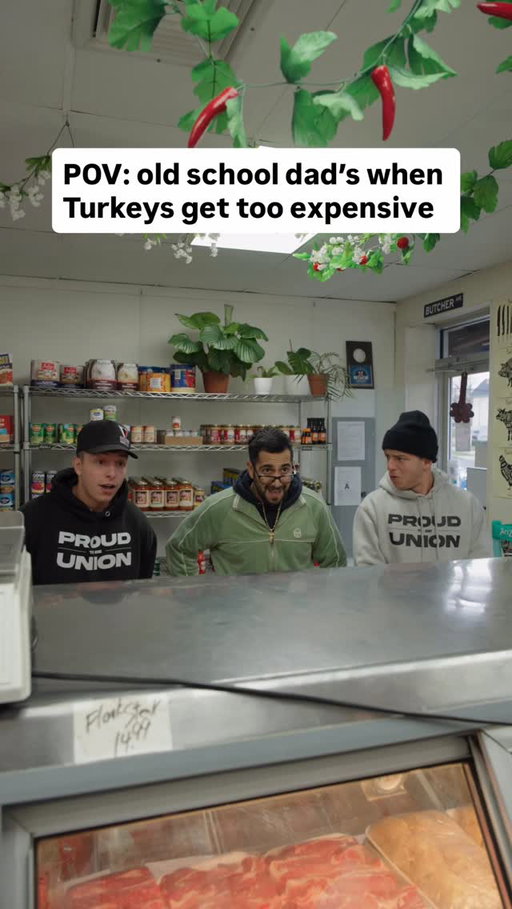 Thanksgiving is different on Staten Island 🤣 

#Thanksgiving #Comedy #Turkeys #StatenIsland

@nickdabas 🎥