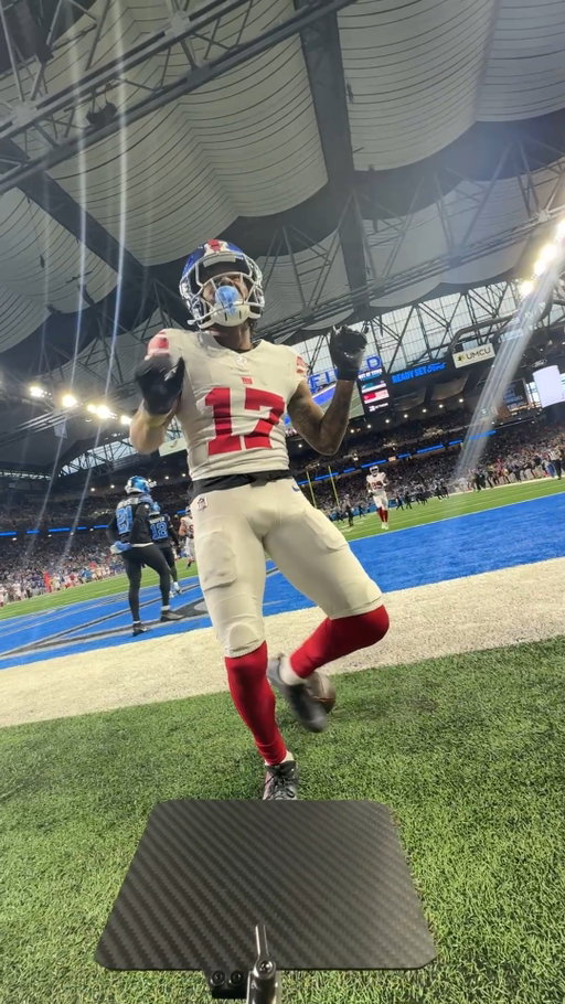 Wan'Dale celly up close.

NYGvsDET on FOX/FOX One
watch.nfl.com