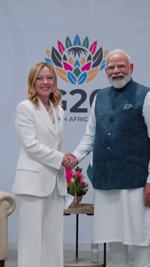 Colloquio bilaterale con il Primo Ministro indiano, @narendramodi, a margine del G20.
Un confronto amichevole e positivo, con l’impegno condiviso a rafforzare ulteriormente il partenariato tra Italia e India nei prossimi anni 🇮🇹🇮🇳

#melodi
