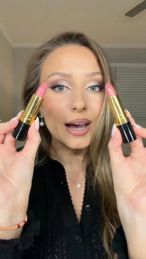 I’m back with another affordable lip combo from @revlon 
ColorStay Multi-Liner Dynamic Doer
Lustrous Lipstick 762 Flushes
Lustrous Lipstick 766 Secret
.
.
.
.
.
.
#revloncolorstay #lipcombo #affordablelipsticks #drustorelipproducts