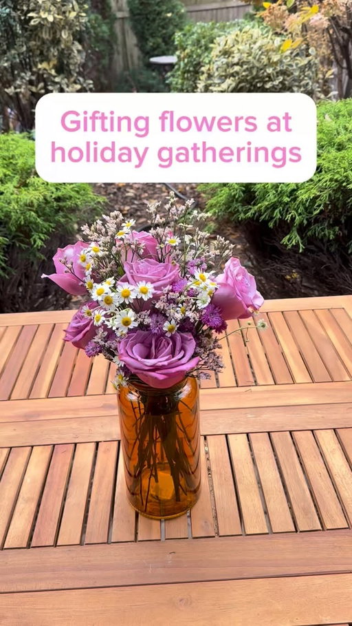 Gifting flowers at holiday gatherings 💐
Vase from @accentdecorinc 
#myaccentdecor #flowers #flowerarrangement