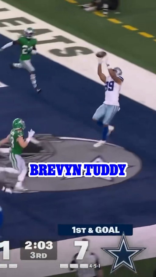 Brev's first-career tuddy!!

📺: #PHIvsDAL on FOX 
📲: Stream on NFL+