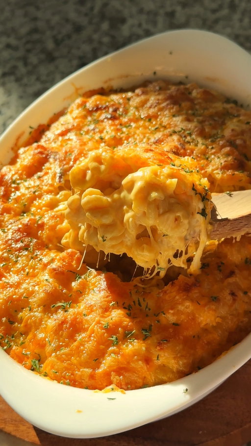 japanese curry mac 🧀

recipe coming tomorrow!! comment “curry mac” and i’ll send it to you!! 

#japanesefood #thanksgiving #macandcheese #macaroniandcheese #thanksgivingfood #asianfood #asiancooking #cheesy