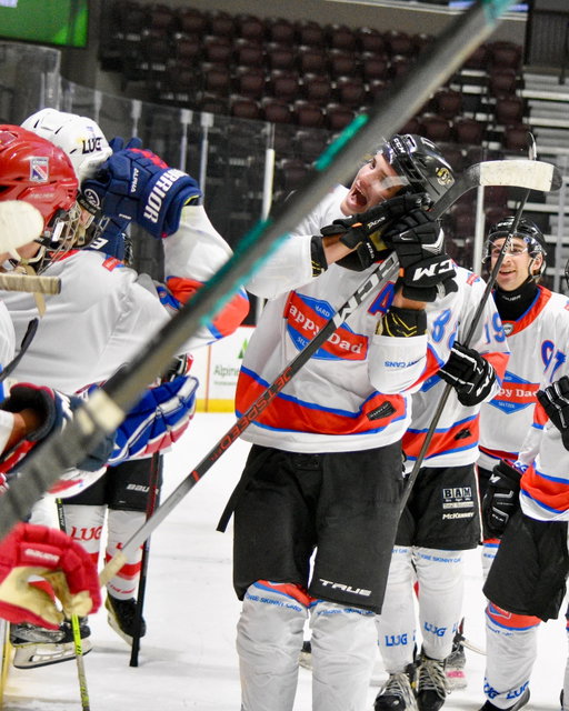 LUG in the 🥣 

(Windsor Division)

#lugsports #hockey #collegesports #photography #collegehockey #sportsphotography #hockeyphotograph #hockeystyle