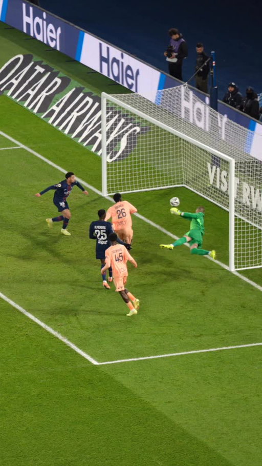 What a SAVE 🧤🚫