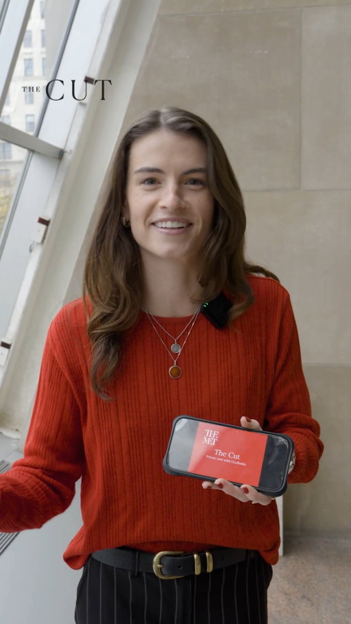 Comedian LizaBanks Campagna (@lizabanks11) hits open mics and stand-up shows almost every night of the week, but by day she takes tourists (and New Yorkers) on tours of two of Manhattan’s most famous institutions: @metmuseum and @grandcentralnyc. “I love making information accessible, and I think that’s what I do on my tours,” she says. It’s also what she’s started doing on TikTok. This summer, she started posting history-themed videos about the lore behind her tour-guide spots, like the story behind Gossip Girl–famous Campbell bar. Since then, interest in the 26-year-old’s services has surged — she’s now working on starting her own business to meet the demand.

Earlier this month, we visited Campagna at the Met to get our own private tour and learn more about how she got into the tour guide business. Read the full interview at the link in our bio. 

Interview by @lizzygulino
Video by @izzyraye_