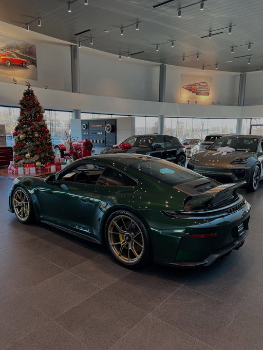 The best gift for the holidays hands down… This stunning 992.2 GT3 Touring is currently available 🎁 

#porschemoment #porsche #porsche911gt3 #gt3touring #911gt3touring #porsche911gt3touring #992 #cars #flatsix #6speedmanual #manualtransmission #naturallyaspirated #luftgekuhlt