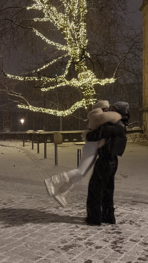 Us the second when it starts to snow