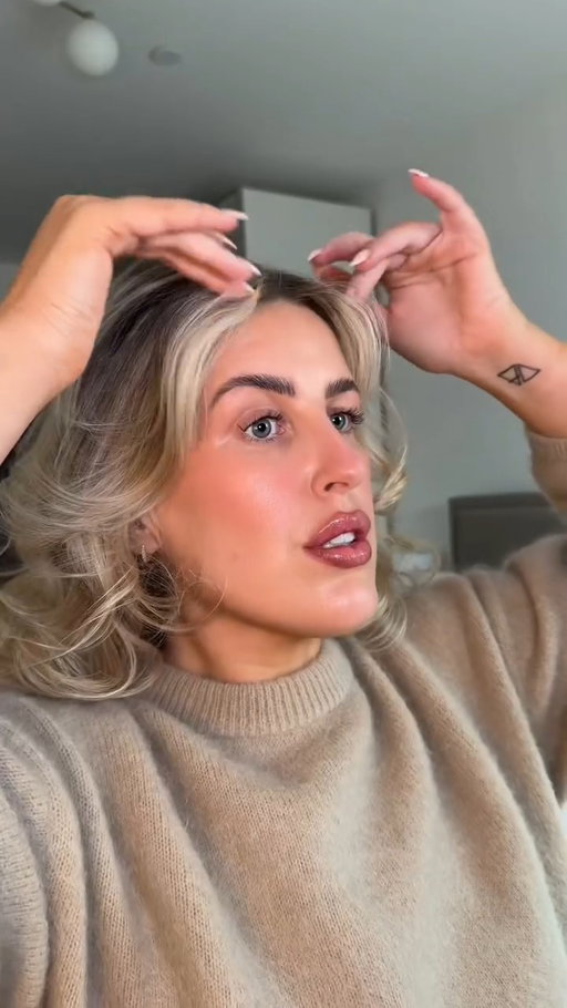 The at-home blow-out made easy 🤍✨

@katielouisequirke styles her hair with the PROluxe Heated Rollers for effortless volume and a smooth, salon-fresh finish.

#RemingtonUK
