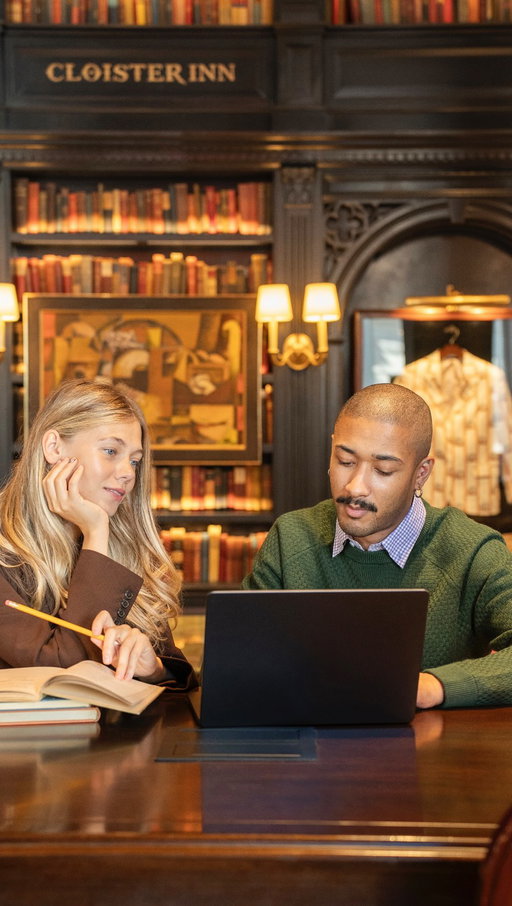 Library energy, without the fluorescent lighting. 

#graduatehotels #weareallstudents