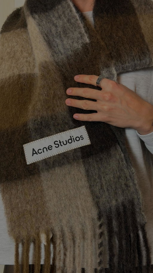 Monday tricks: a scarf technique that actually works.