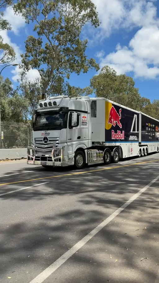 The transporters have paraded through the streets of Adelaide and have made it to pit lane! 👀🎉

#motorsport #supercars #australiansupercars #racing #cars #australia #adelaide #adelaidesupercars #scadelaide2025